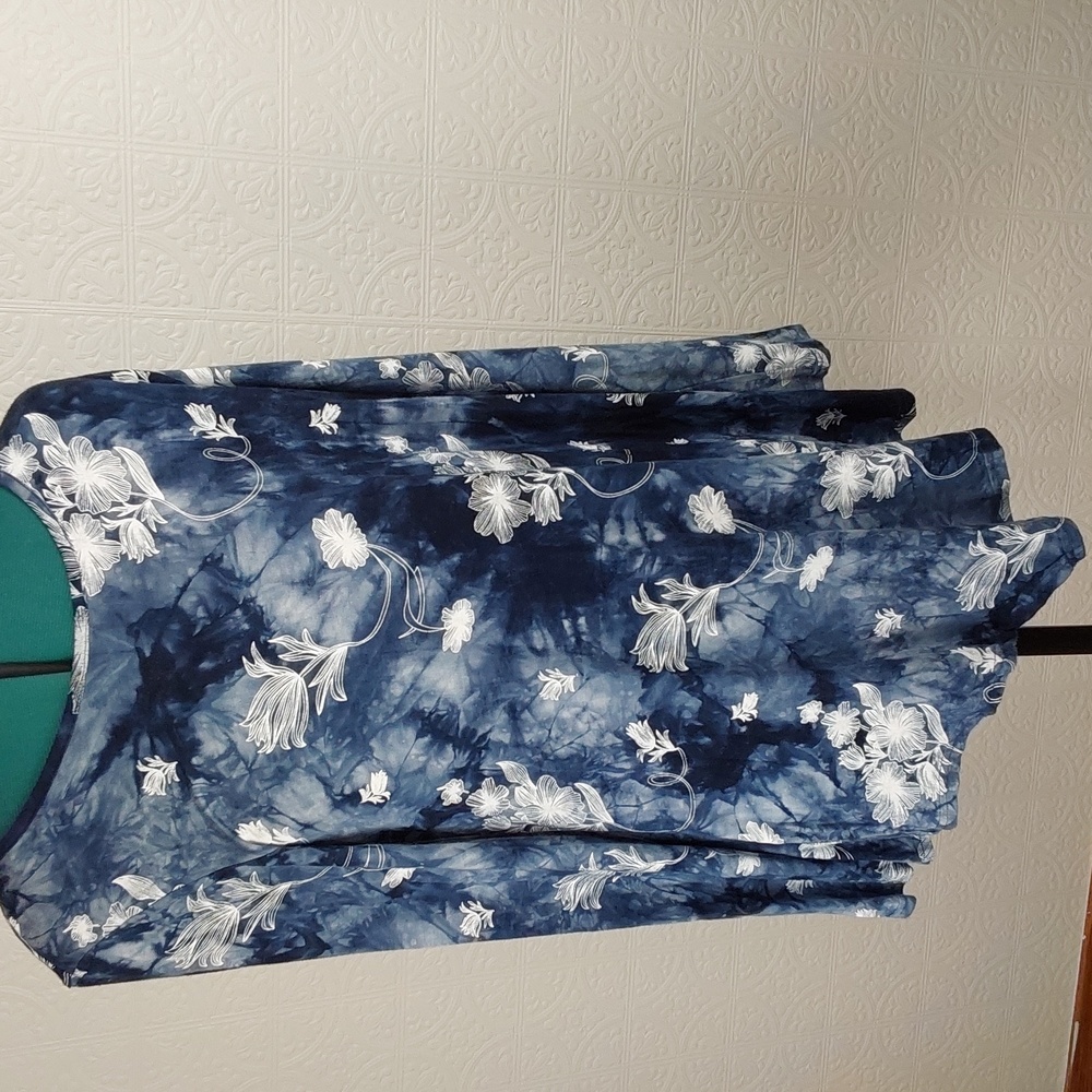 DJT Fashions- Navy blue white floral long sleeve t shirt